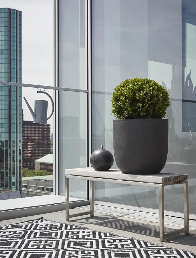 Capi Bloempot Bol Lux Terrazo - D28 X H26cm - Zwart 4 Capi Bloempot Bol Lux Terrazo - D28 X H26cm - Zwart - Afbeelding 2