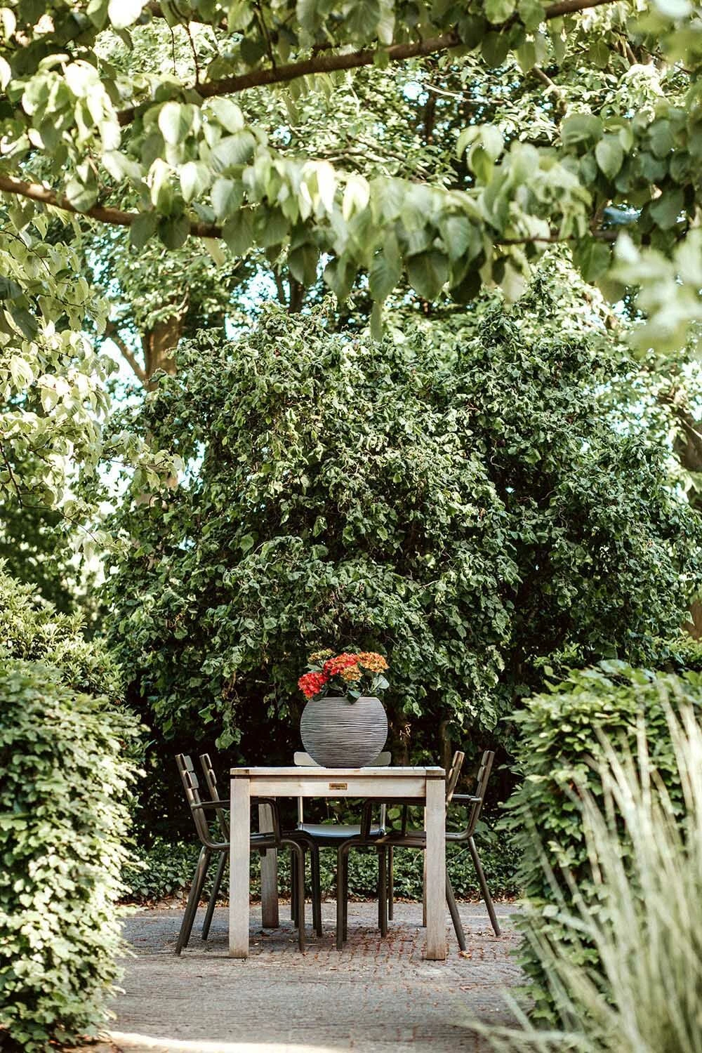 Capi Bloempot Hoog Nature Rib NL - D40 X H32cm - Antraciet 5 Capi Bloempot Hoog Nature Rib NL - D40 X H32cm - Antraciet - Afbeelding 3